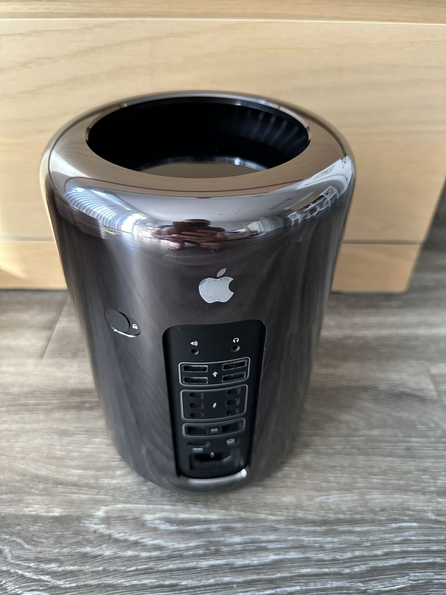 Apple Mac Pro 2013 i7 3.5 6 Core/32Gb/512Gb/D500