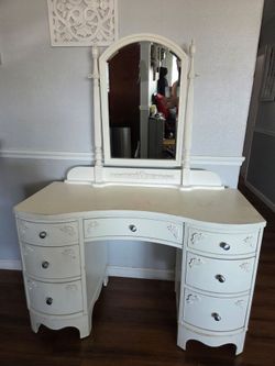 Kids Vanity Dresser