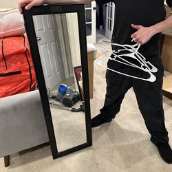 Free mirror with storage