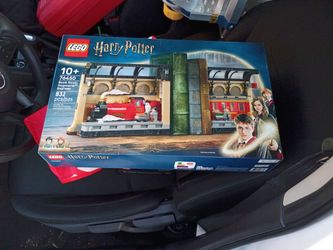 LEGO Harry Potter Book Nook Hogwarts Express 76450