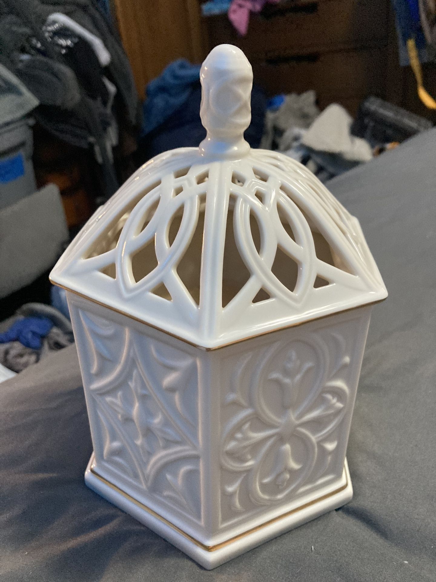 Lennox candle In Holder