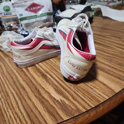 Vans Old Skool David Bowie Aladdin Sane Cream/Red Sneakers