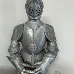 16th Century Knight Suit Of Armor