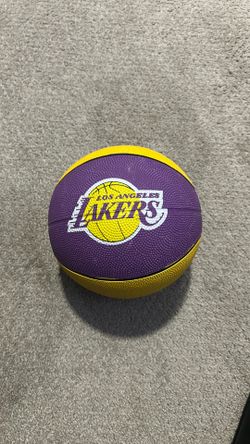 Los Angeles Lakers mini basketball