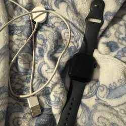 41 mm Series 8 Apple Watch 