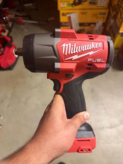 Milwaukee Fuel Cordless Impact Wrench