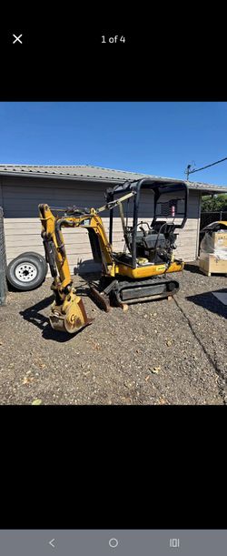 Cat 301.5 mini excavator.  $3500 firm firm firm no offers