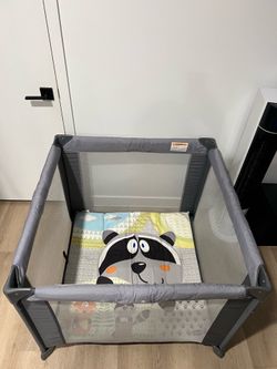 Baby playpen