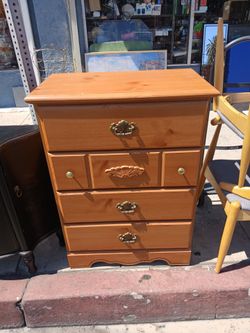 chest of drawers