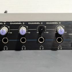 Samson Q5 5-Channel Headphone Amplifier 