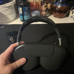 Apple AirPods Max (Lightly used)