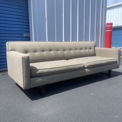🚚FREE DELIVERY🚚Room&Board-Andre’ Sofa, Fabric Conley mink (boucle) 89”