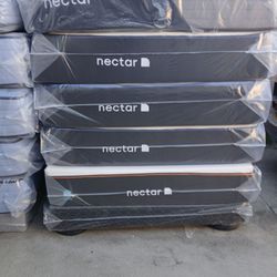 Nectar Premier queen size Memory Foam 13" Medium Mattress

New Mattress 

Delivery available