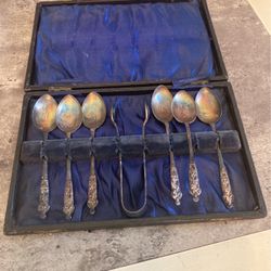 Vintage 6 Spoon And Sugar Cube Clasper Set On Box 