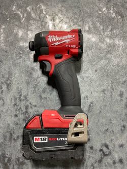 MILWAUKEE IMPACT DRIVER