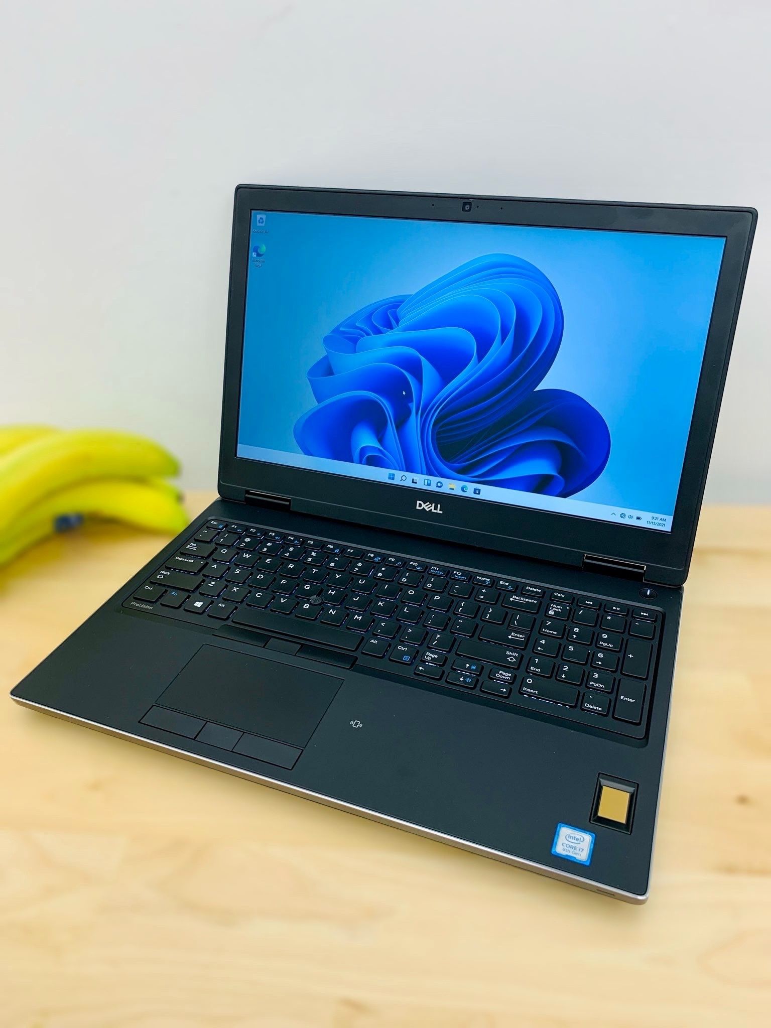 Dell i7 15.6” Full HD laptop workstation / Windows 11 Pro / Camera / SSD 512GB / RAM 32GB / Antivirus / Charger / Fingerprint / Backlit