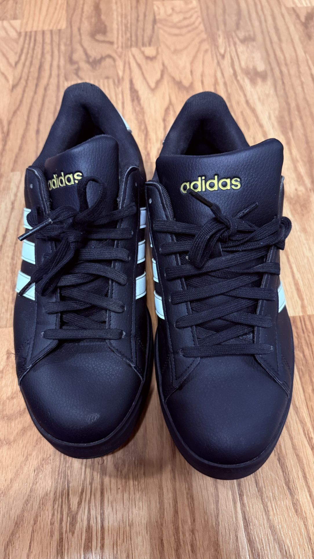 Adidas Black Leather Sneakers – Men’s Size 10 (EU 44) 💰 Price: $40 (or best offer)