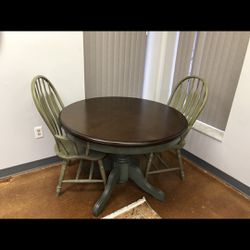 Table w/2 Chair 