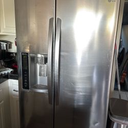 LG Fridge- Not Cooling- FREE