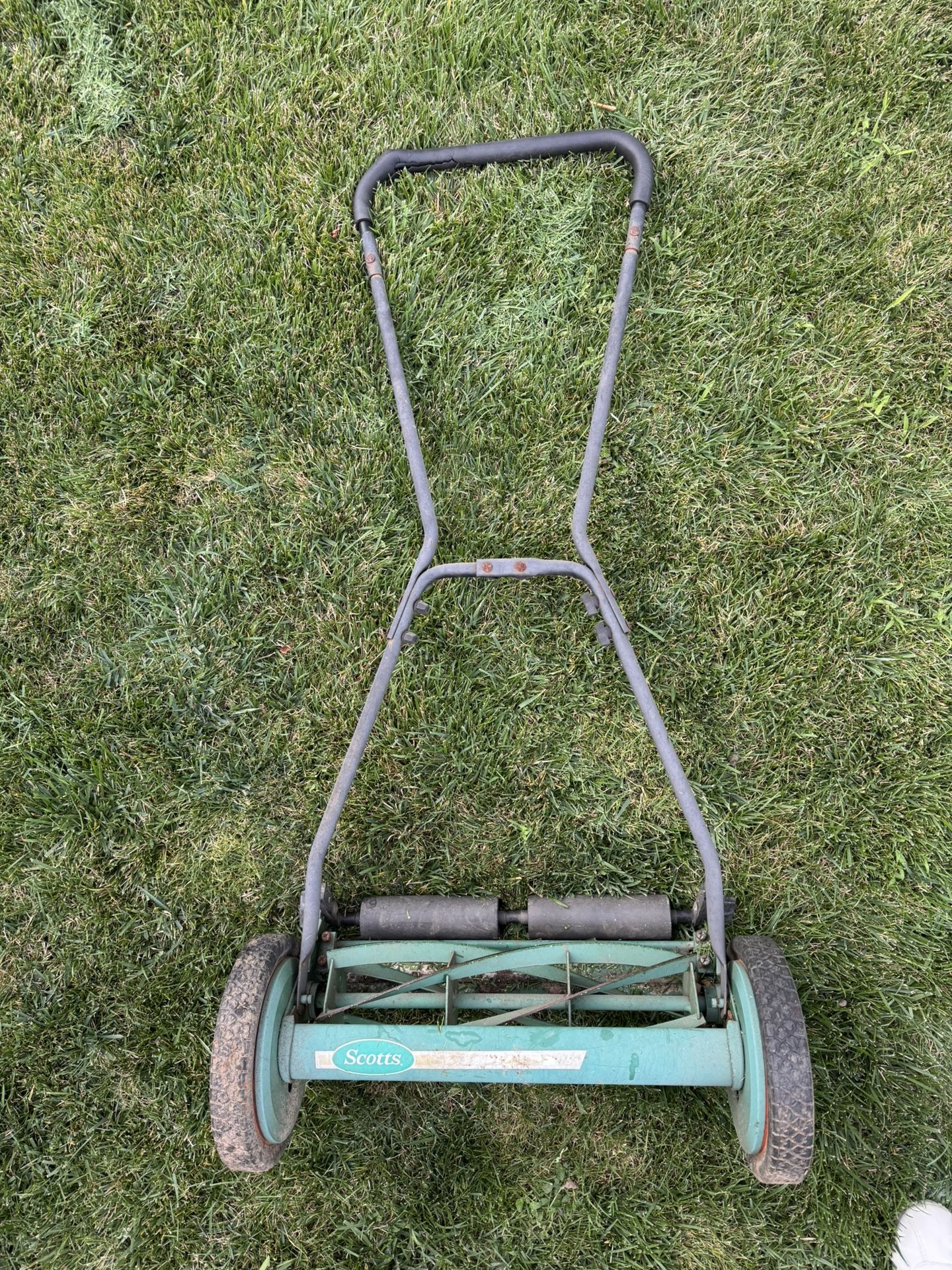 Scotts Push Reel Lawn Mower. 
