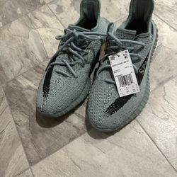Yeezy 350 Salt 8 1 2 for Sale in El Centro CA OfferUp