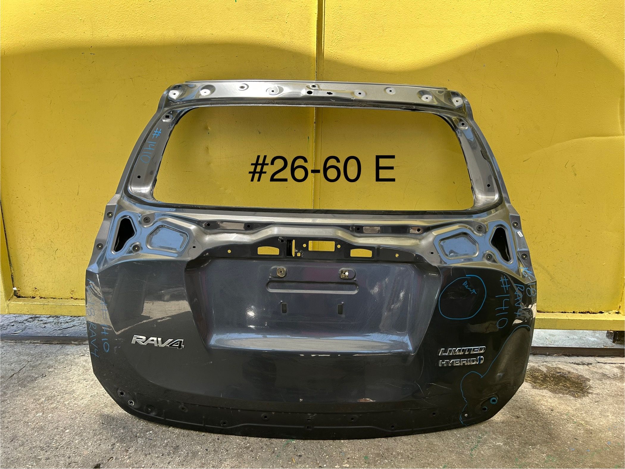 2016-2018 TOYOTA RAV4 TAILGATE 
