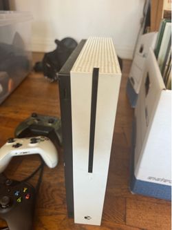 Microsoft Xbox One S with Kinect and 3 controllers