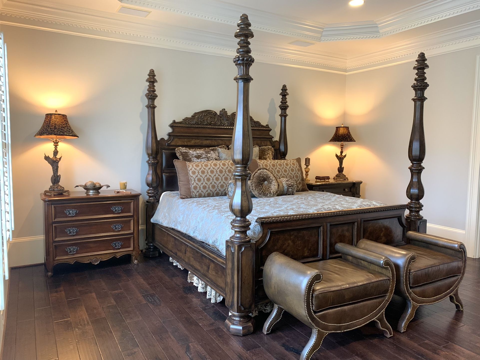 Vintage Bernhardt Master Bedroom Furniture for Sale in Johns Creek, GA