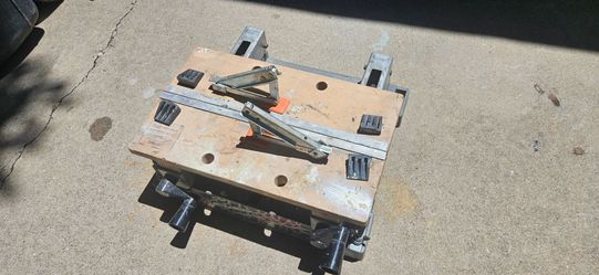 Black & Decker Bench Top Workmate portable workbench / vise.