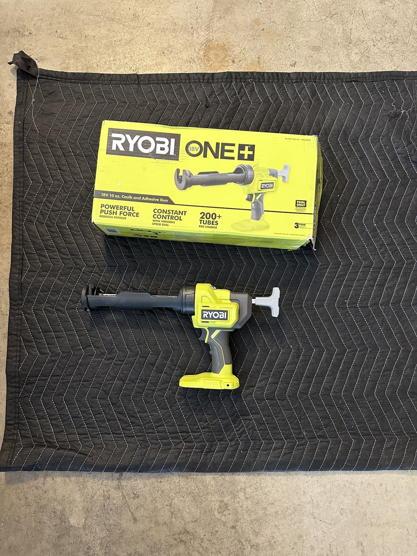 RYOBI ONE+ 18V Cordless 10 oz. Caulk & Adhesive Gun (Tool Only)