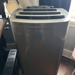 Floor Standing Air Conditioner AC & Dehumidifier Dual Hose Whynter ARC-131GD 