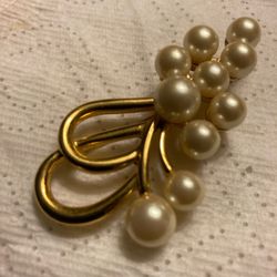 Napier Vintage Pearl Broach