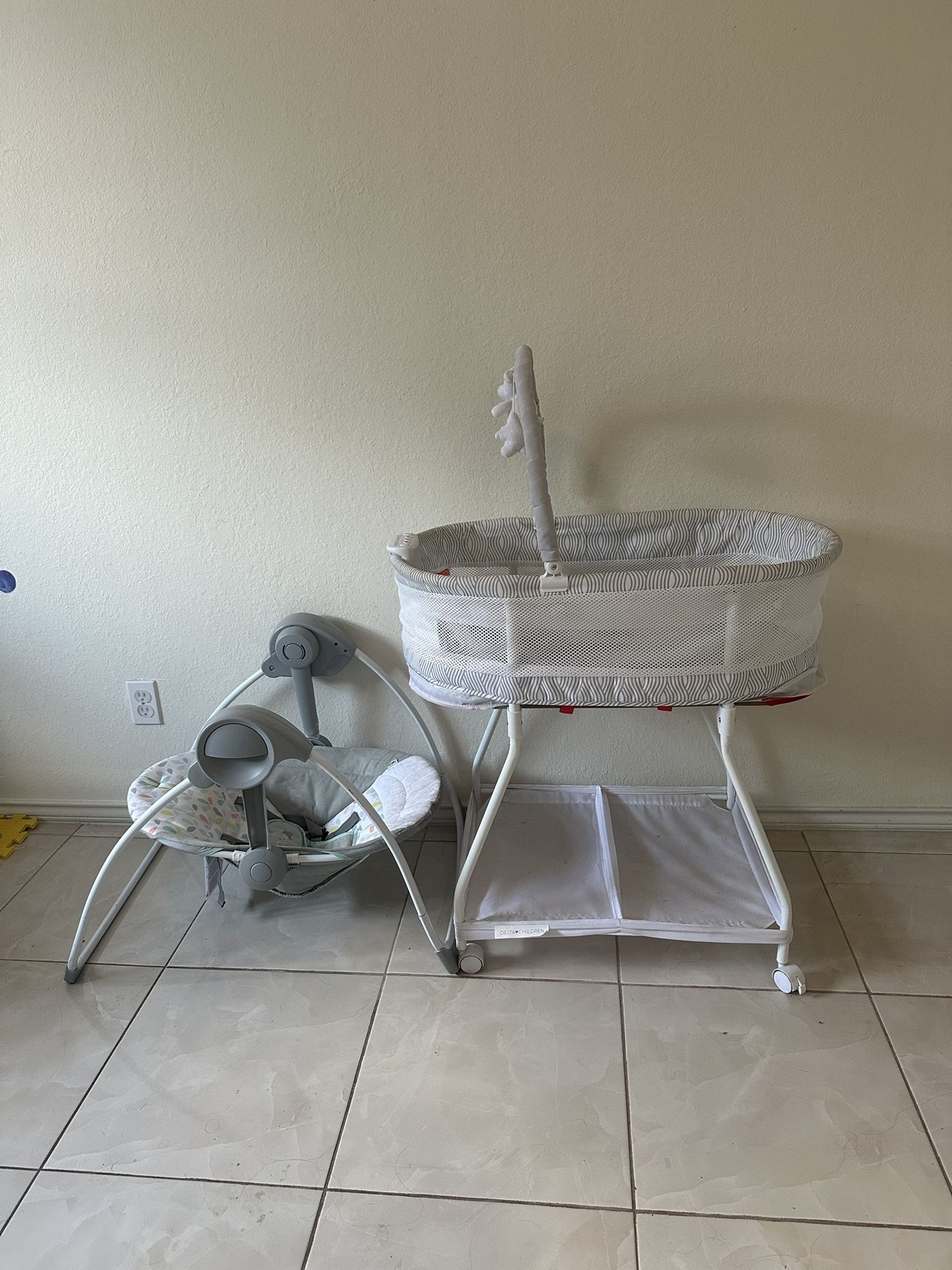 Bassinet, Swing, & NB Carseat Insert