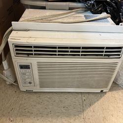 Window AC Unit 