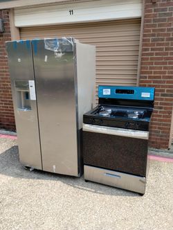 Frigidaire Gallery Refrigerator And Gas Stove New Scratch And Dent Never Used 