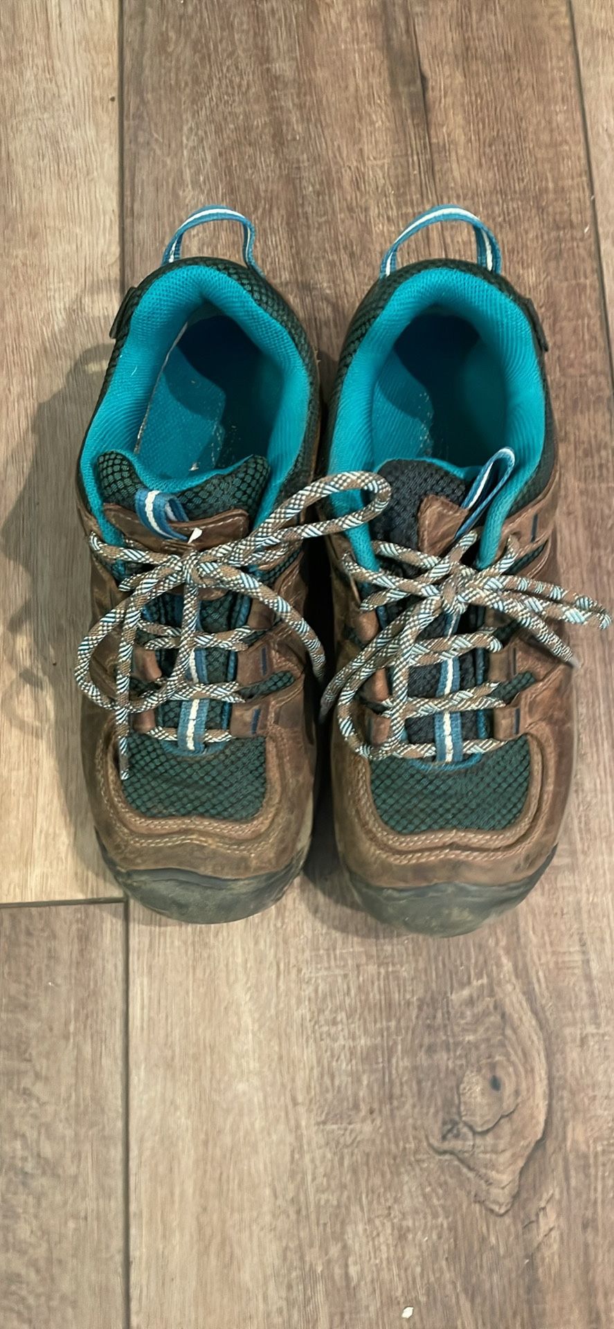 Woman’s Keen Hiking Shoes 6.5