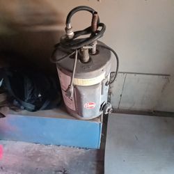 Water Heater 2.5 Gallon Used 