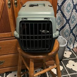 Pet Carrier    Small  Size  For Small Cat Or Dog 