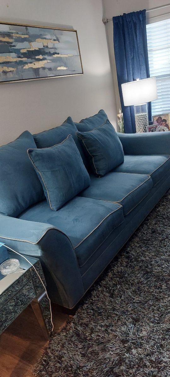 Blue Pull Out Couch