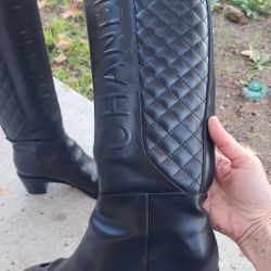 Black Designer-Style Knee-High Boots – Pre-Owned Size 38