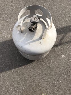 Cilindro de gas en buena condición está vacío