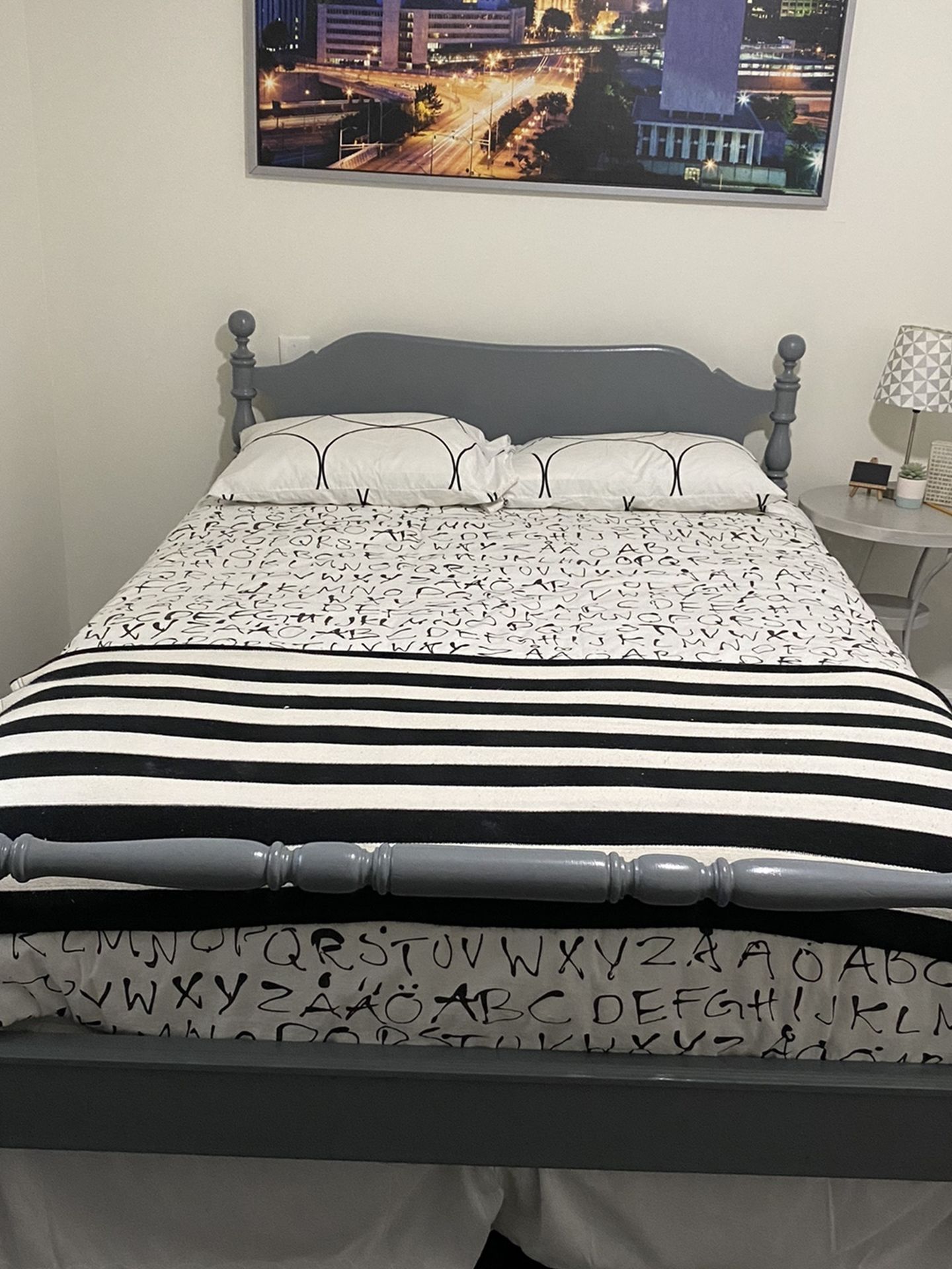 Full Size Bed With Mattress