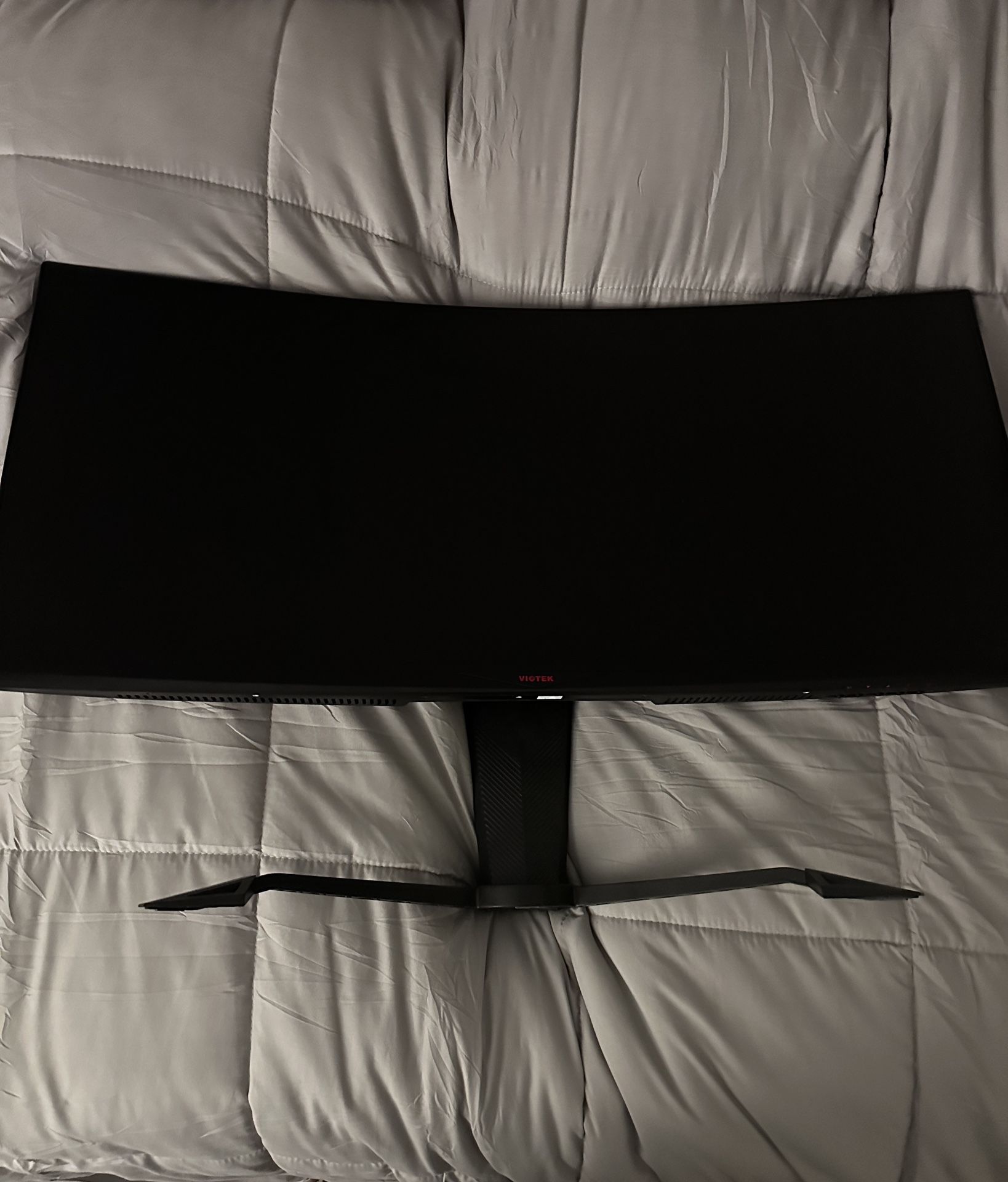 Viotek 35” Curved Gaming Monitor - 144hz DP/HDMI