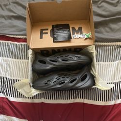 Yeezy Onyx Foam Runners