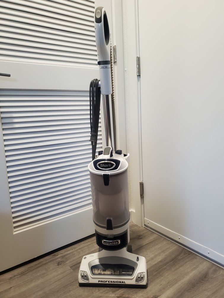 Shark Rotator Professional Lift Away Vacuum
