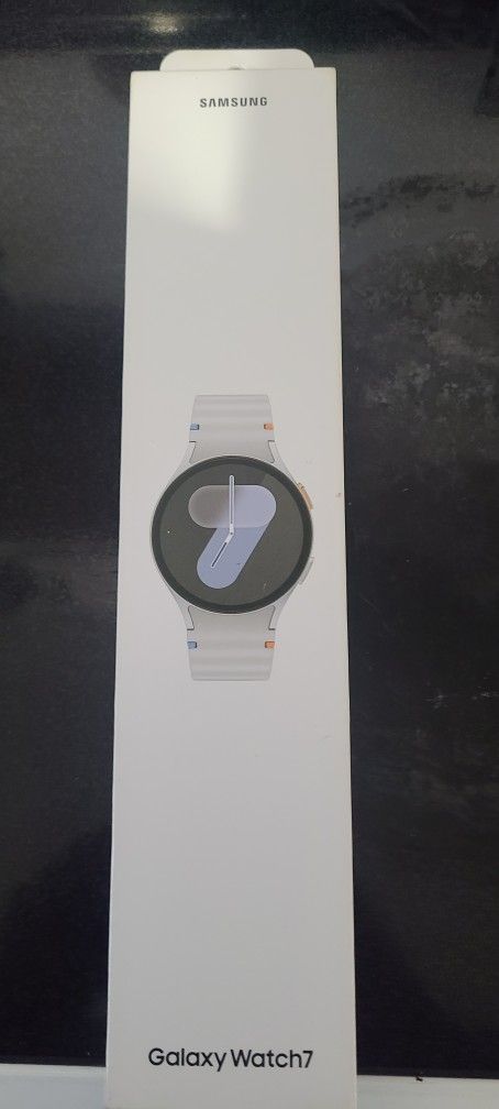 Galaxy.
7 watch 44mm. LTE,  WiFi,  GPS, Bluetooth,  And Six  watch cases and Screen Protectors and Five  bands  