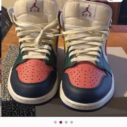 Jordan Multi color  size 9