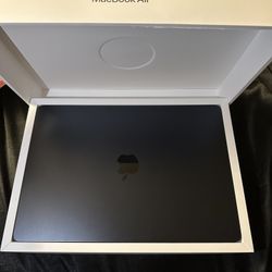 2025 MacBook Air 15inch M4 16GB 256GB Storage Never Used (UNACTIVATED)