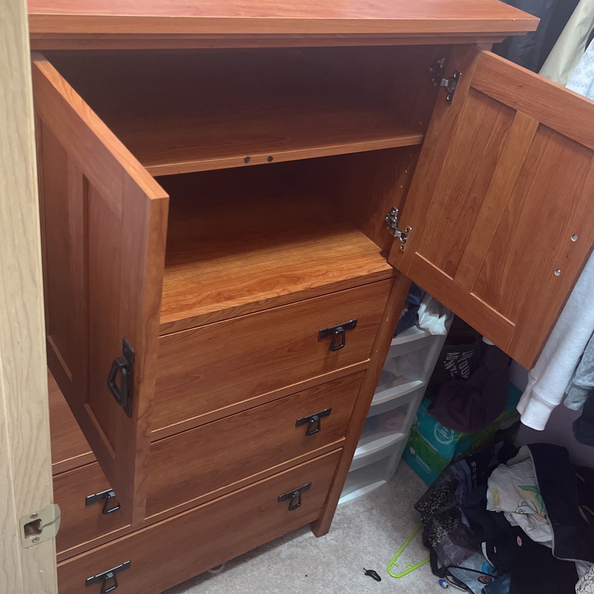 Dresser Closet for Sale in Snohomish, WA OfferUp