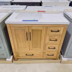 Brand New Beautiful Bathroom Vanity “36” single sink, Soft Close Solid Wood in Natural Teak Color, 5 drawers and 2 doors and modern handles